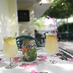 Guest house 